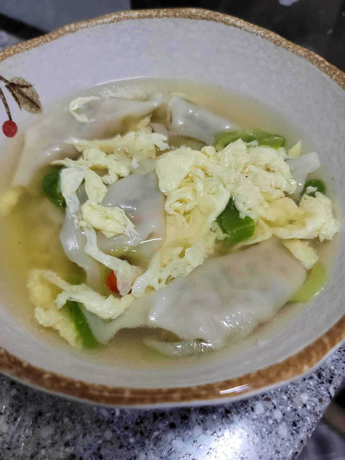 이런 날씨엔 만둣국